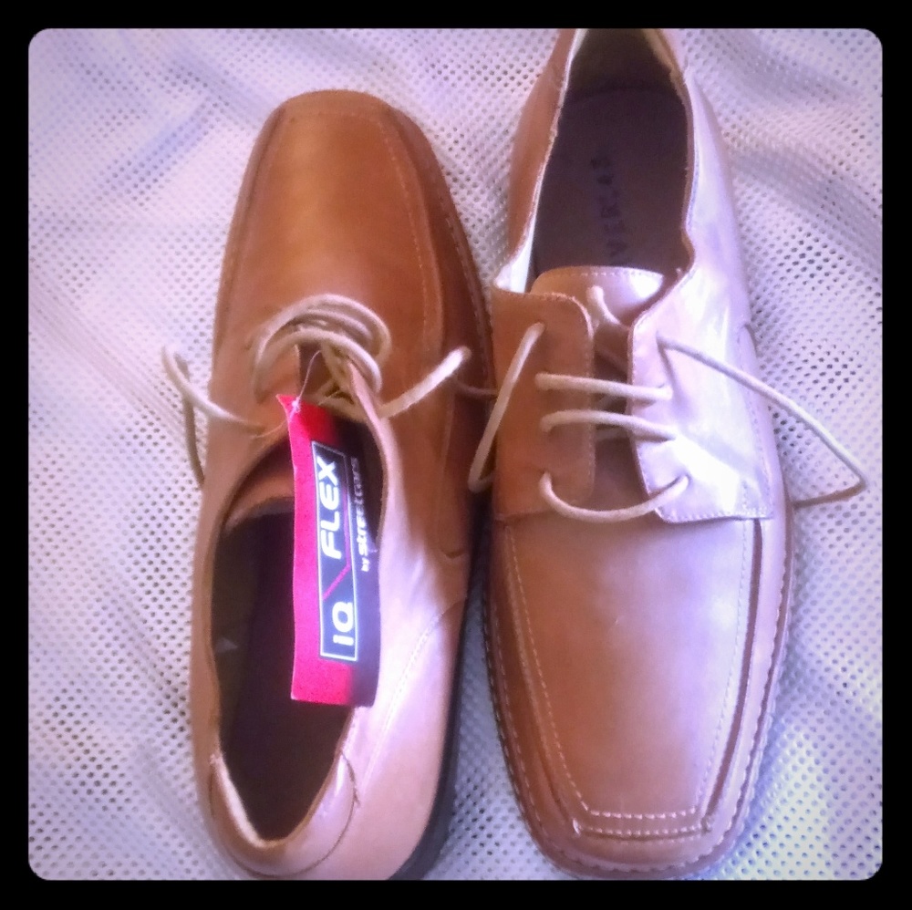 Men's leather dress shoes. Iq flex.
